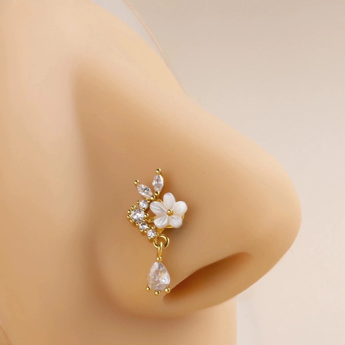 Anillo de Nariz con Flor Dorad - Body Jewelry Nose Ring reseña y precio